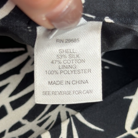 Pendleton | Black & White Leaf Silk Blend Capris - Picture 10 of 12